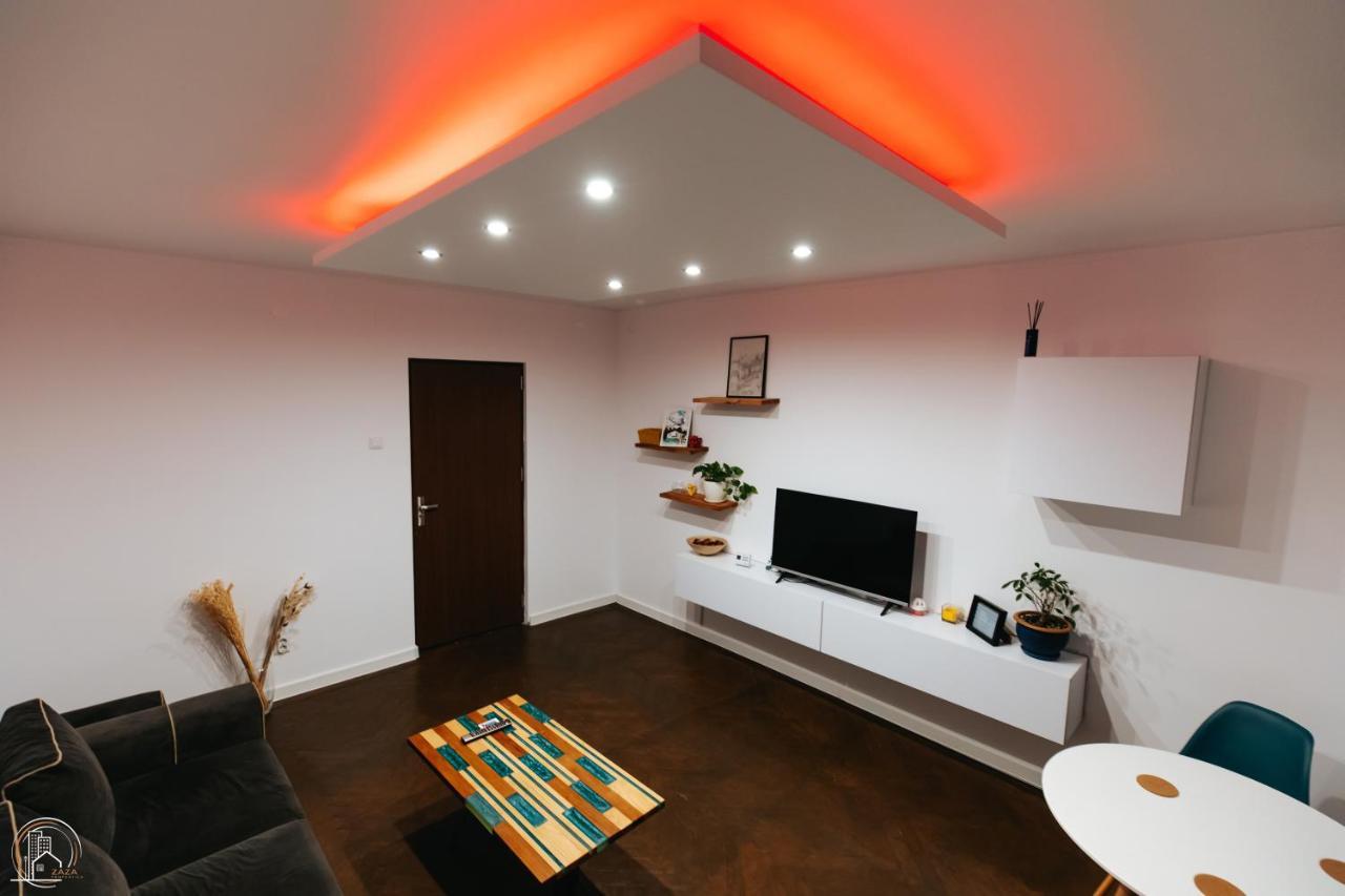 Zaza Apartament - Central Area, With Balcony Тыргу-Жиу Экстерьер фото